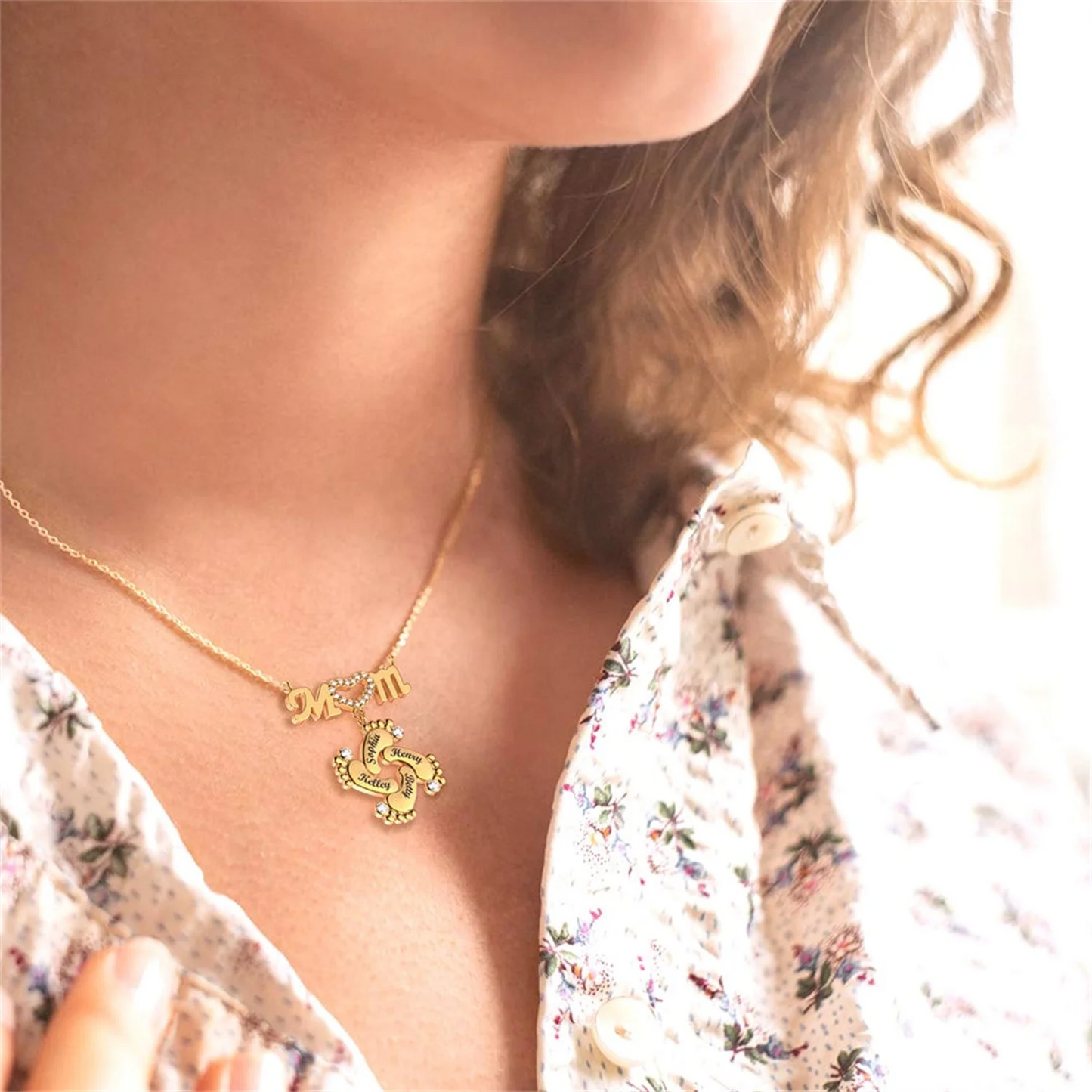 Personalized Mom Necklace With Crystal Baby Feet Engraved Names