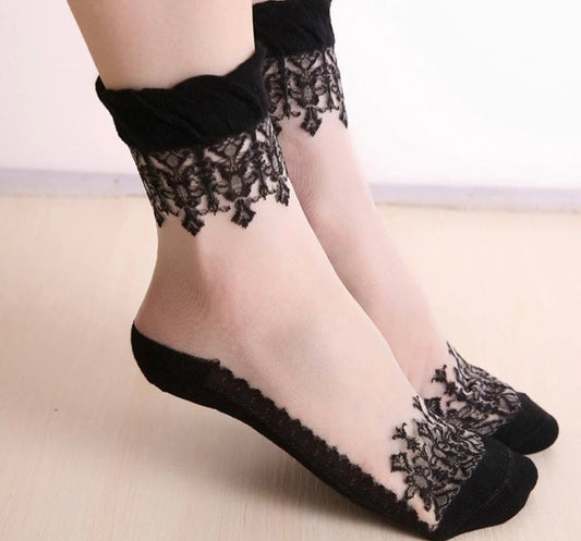 Embroidered lace and mesh women socks