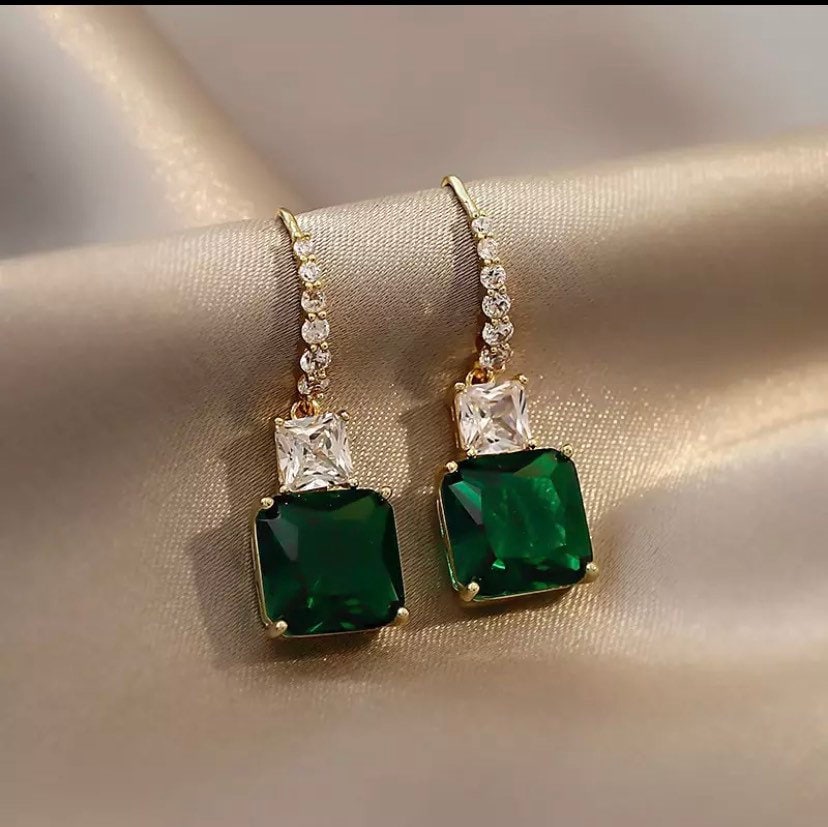 Emerald Green Drop Earrings Emerald Birthstone Earrings Wedding gift for mom of bride Wedding jewelry green crystal earrings