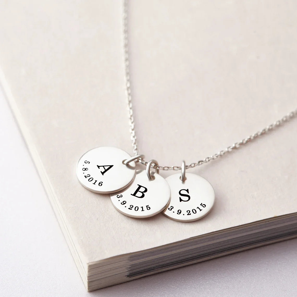 Personalized Birthstone & Engraved Name Necklace – Custom Gift for Mom