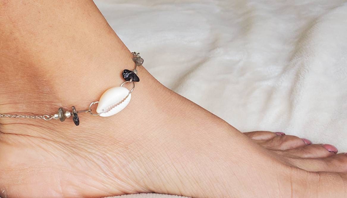 Cowrie shell anklet with healing crystal,anklet for women, star charm anklet ,ankle bracelet, anklace,shell anklet
