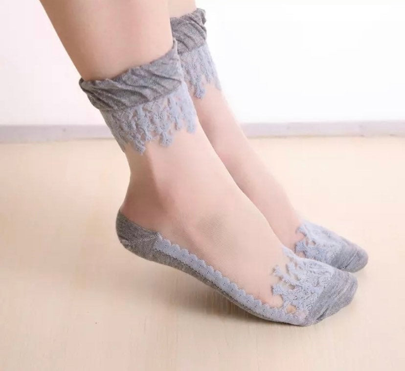 Embroidered lace and mesh women socks