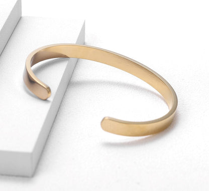 Engraved bracelet from Pigeon loves