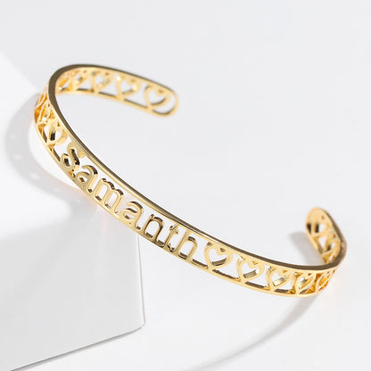 Personalized nameplate bracelet